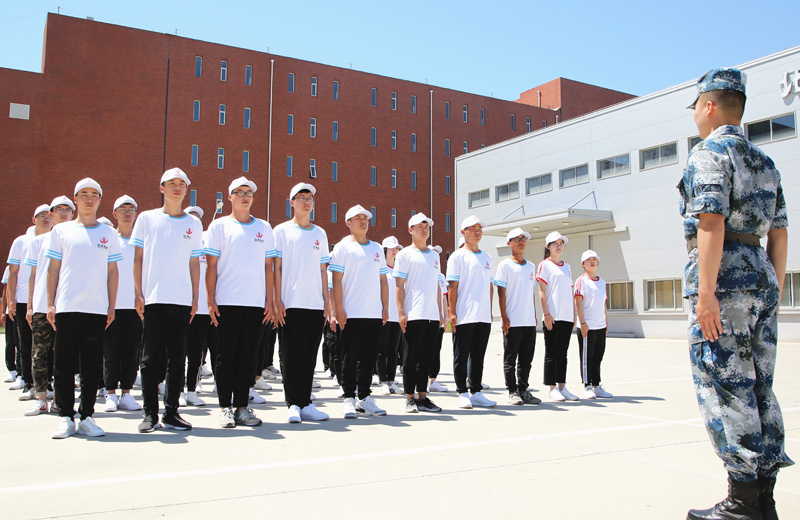 2019年7月1日，胜天北京集团大学生入职培训。