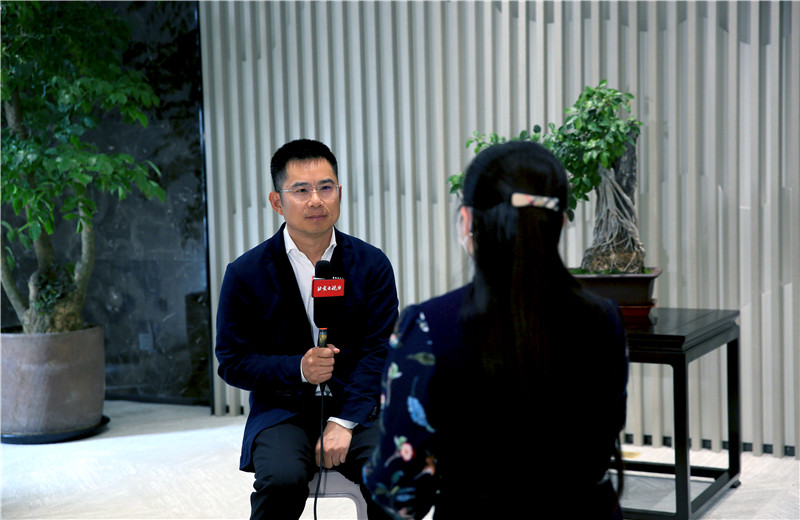 2020年5月6日，北京电视台就“疫情当前，建筑行业如何做好复工复产工作”，到胜天北京集团实地走访，胜天北京集团总裁张向洪作为朝阳区人大代表接受访问。