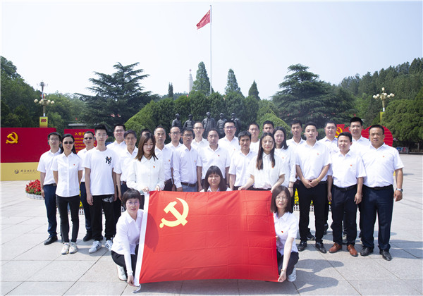 走进西柏坡追寻红色记忆 ——胜天四建党支部开展党史教育活动