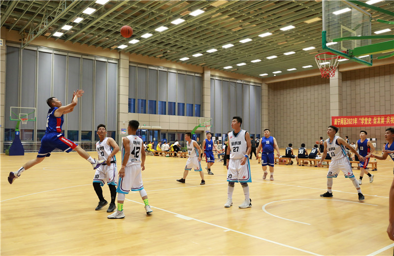 2021年6月，第七届“安全杯”篮球联赛在胜天八建内部展开，精准的投篮、焦灼的对抗，披上战服，用热情战胜酷暑，用实力征服胜天同仁！