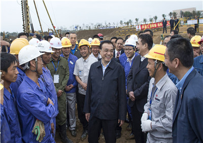 2015年，国务院总理李克强视察位于海南的胜天建设集团第七建设公司项目部