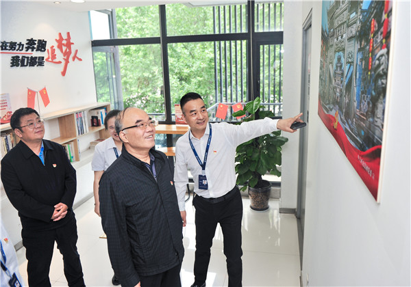 陕西省委非公经济组织和社会组织工委副书记李宇孝一行莅临胜天西北集团调研指导党建工作