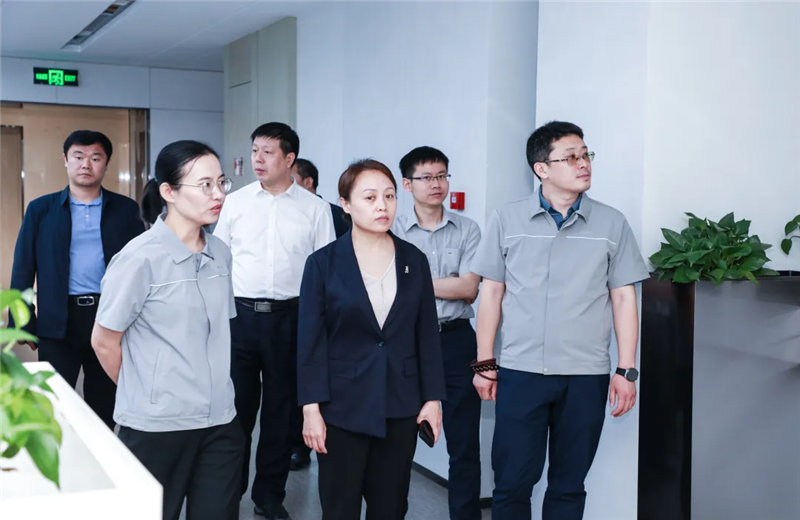 2023年5月15日，河北建材职业技术学院党委书记张明莉一行到胜天北京集团进行校企合作交流。