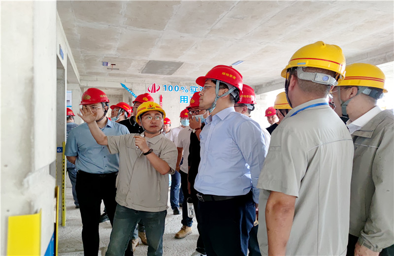 2023年5月10日，绿地香港集团华南区域公司工程对标培训观摩会在胜天八建南宁绿地朗峯A地块项目举行。