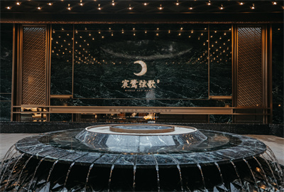 宸鹭弦歌里